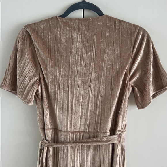 Park & Fifth Wrap Dress - Picture 11 of 13